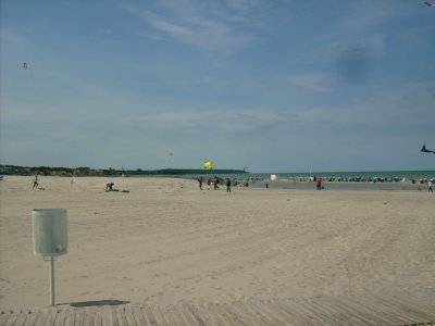 Farbphoto: Sandstrand in Warnemünde im Juni 2009. Photograph: Bernd Paepcke.